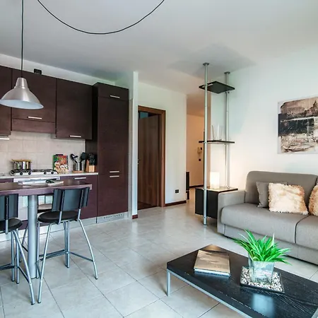 Joivy Modern With Terrace Near Como