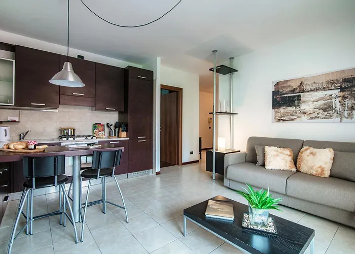 Joivy Modern With Terrace Near קומו