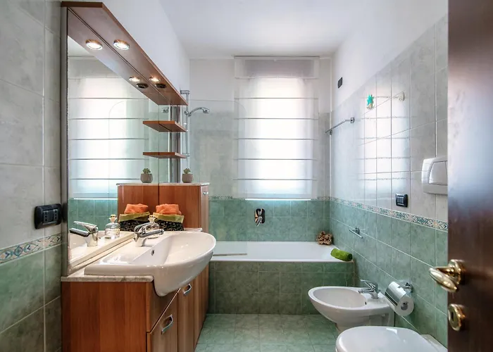 דירה Joivy Modern With Terrace Near